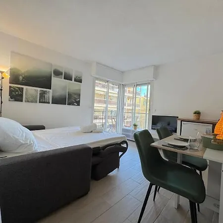 ⁂ Calme Et Ensoleille Balcon Quartier Port Nice