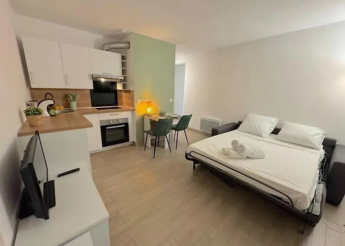 ⁂ Calme Et Ensoleille Balcon Quartier Port Apartamento