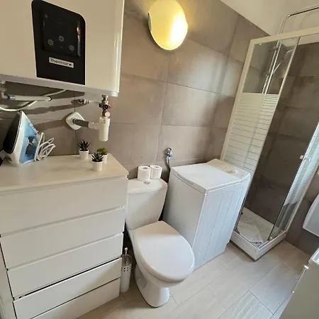 Calme Et Ensoleillé Balcon Quartier Port *